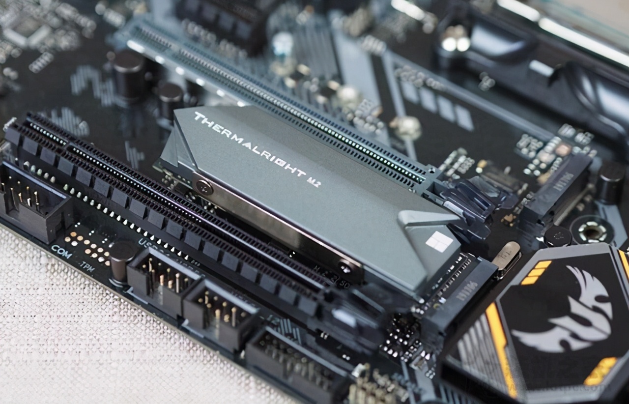 b550和x570主板的区别,b550和x570买哪个