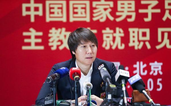 李铁邀请董路,李铁曾放话只有自己最了解国足