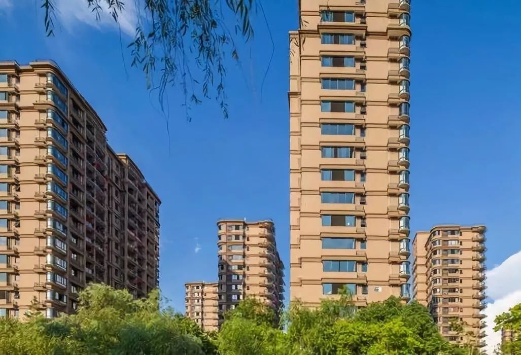 住在高层二楼是什么感觉,住在2楼的优缺点