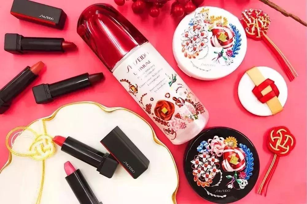 圣诞限定彩妆大牌,2018圣诞限定彩妆礼盒大分享