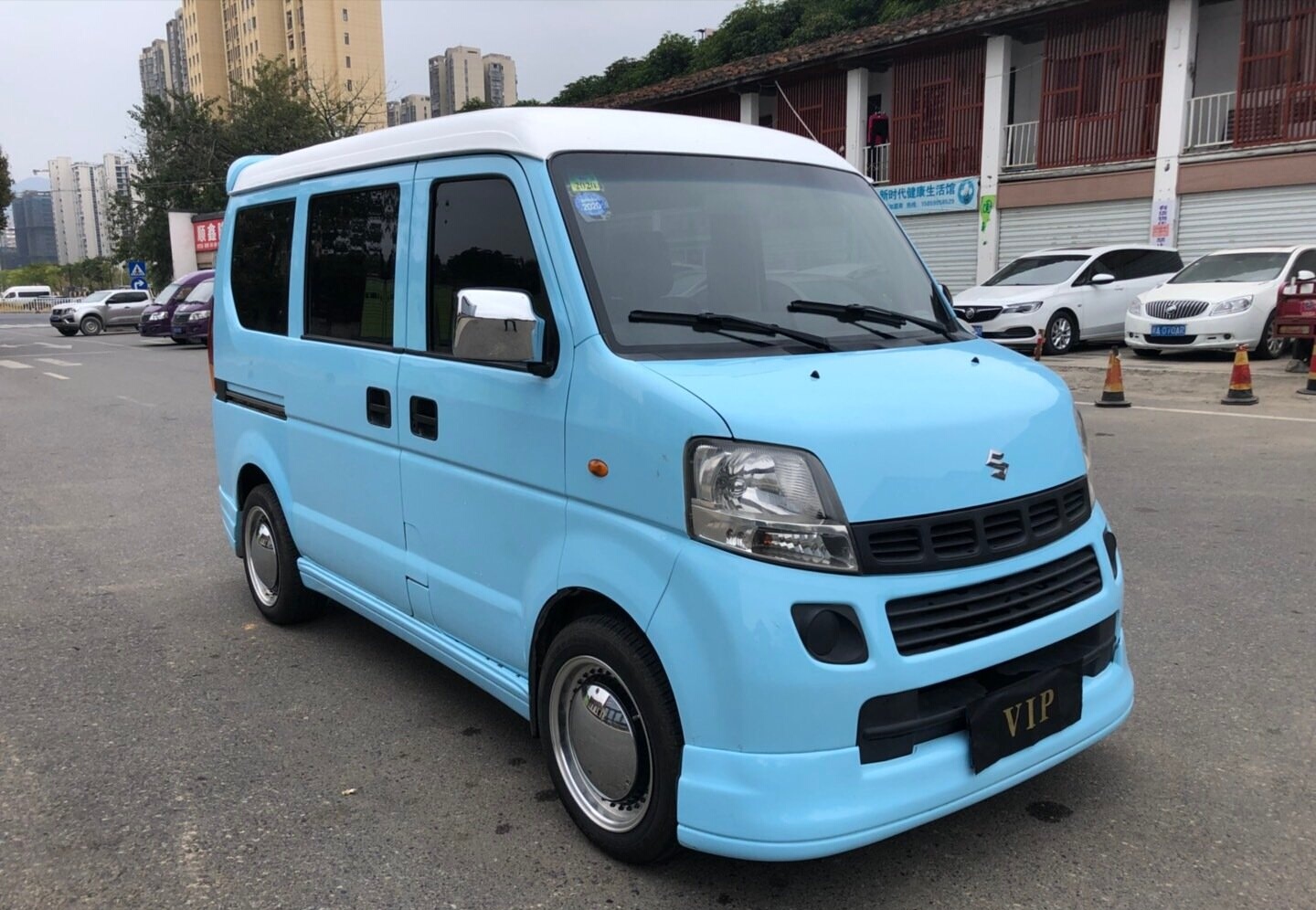 铃木浪迪车身尺寸,浪迪车和五菱宏光哪个好