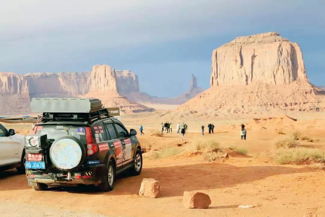 他一人一车环游五大洲，遭连环抢劫，却看见最美的风景