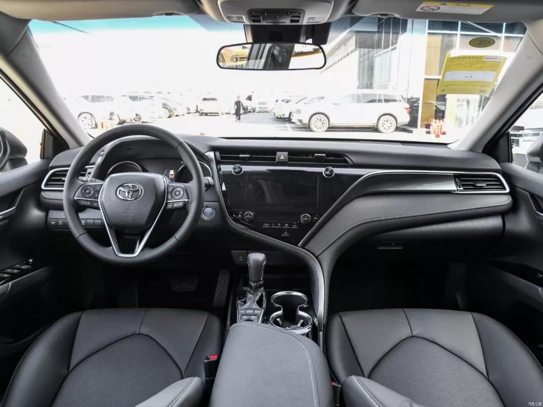 丰田凯美瑞混动试驾大家车言论,汉兰达混动和凯美瑞混动试驾对比