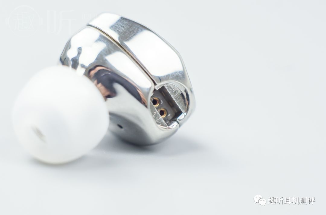 moondrop耳机测评,水月雨全入耳式耳机