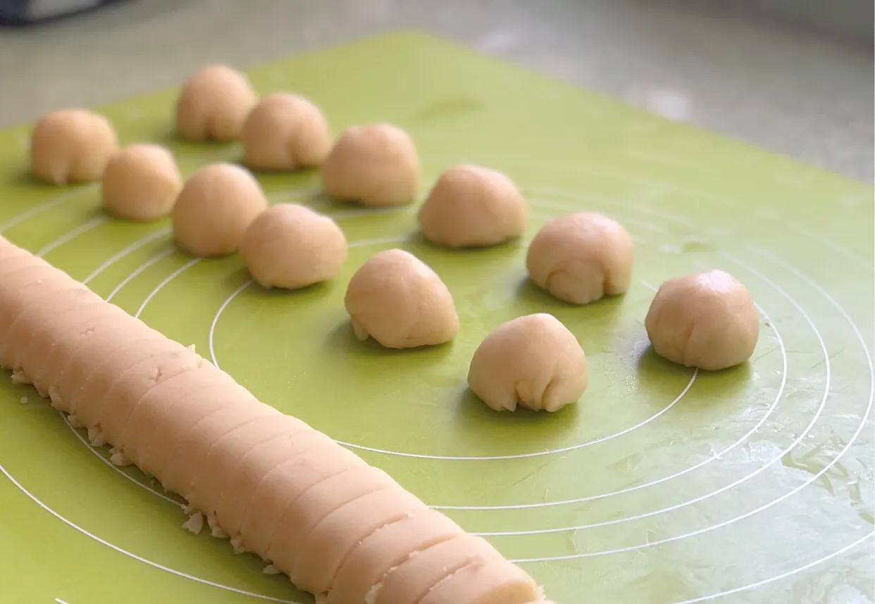 绿豆卷饼怎么做又软又好吃,绿豆红豆饼的制作方法视频