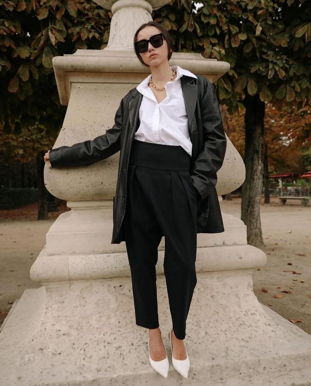 一件皮西装可以有多帅？时髦精们早已给出了答案