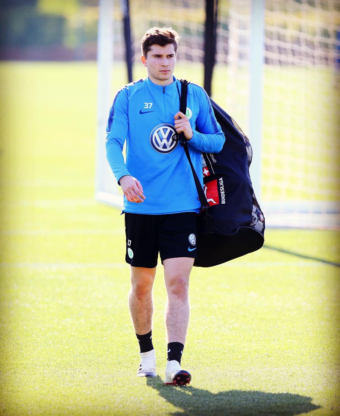 狼堡球员身价,狼堡潜力中锋解析