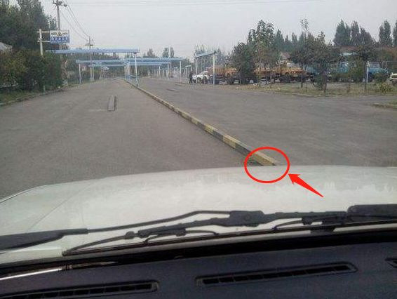 靠边停车30秒解决方法,靠边停车停不直有技巧吗