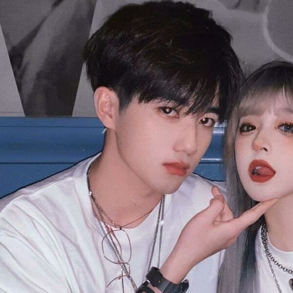 情侣头像青春系真人拥抱,情侣头像原宿风单人