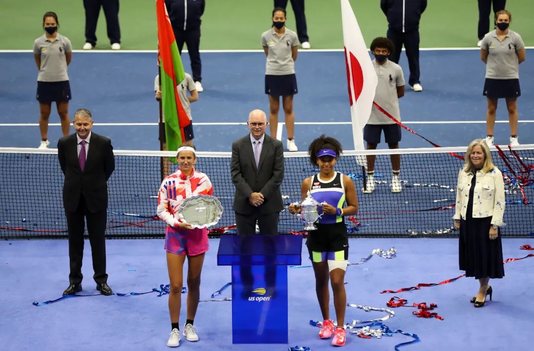 弃美入日，这位日本“黑人”姑娘，为什么能成为体坛圈钱女王？