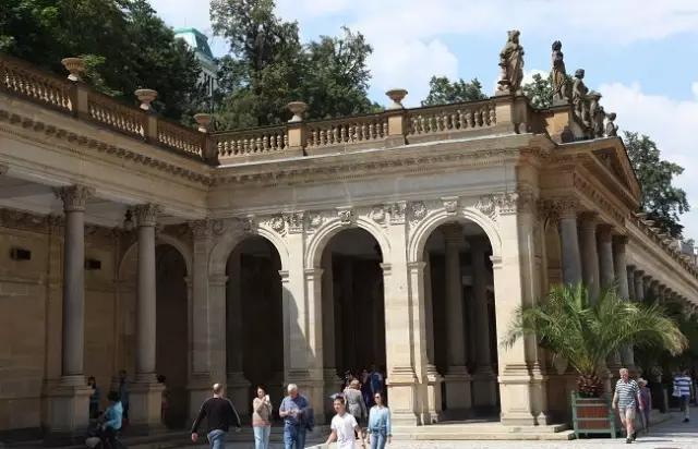 世界著名温泉,最好的温泉度假小镇