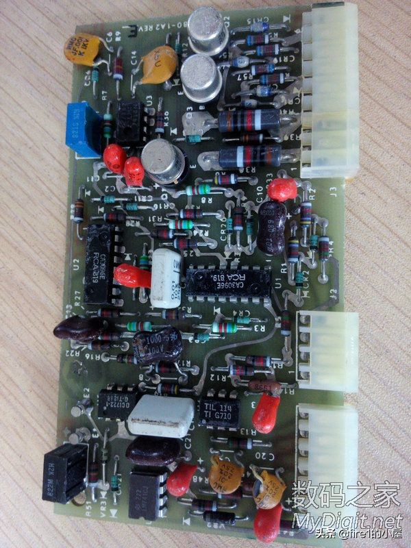 废品回收站淘有用的东西,废品站里淘电子垃圾