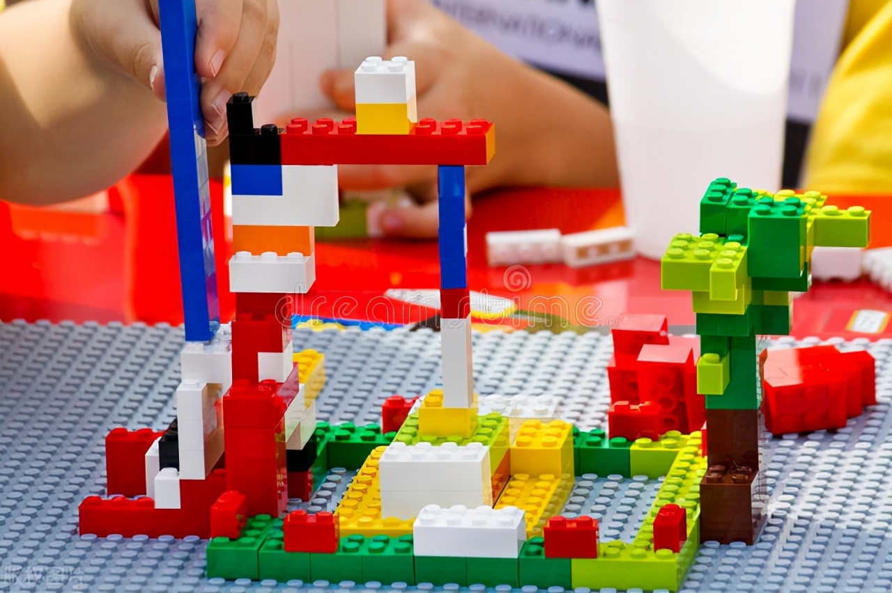 如何通过积木搭建增进孩子的能力,儿童积木搭建的100种方法幼儿园