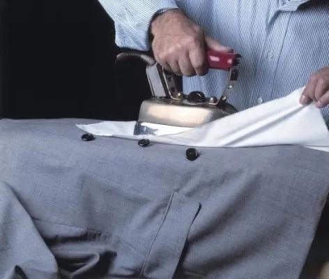 教你如何正确打理你的西装,久不穿的西装怎么打理