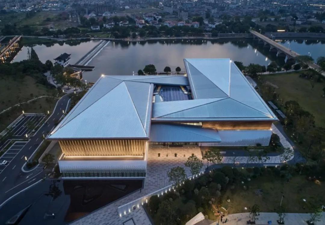 每顿人均20块，坐高铁来这座浙西小县城吃个过瘾