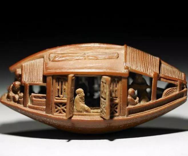 核雕∣指尖小小桃核，刻画大大世界，方寸之间显天地