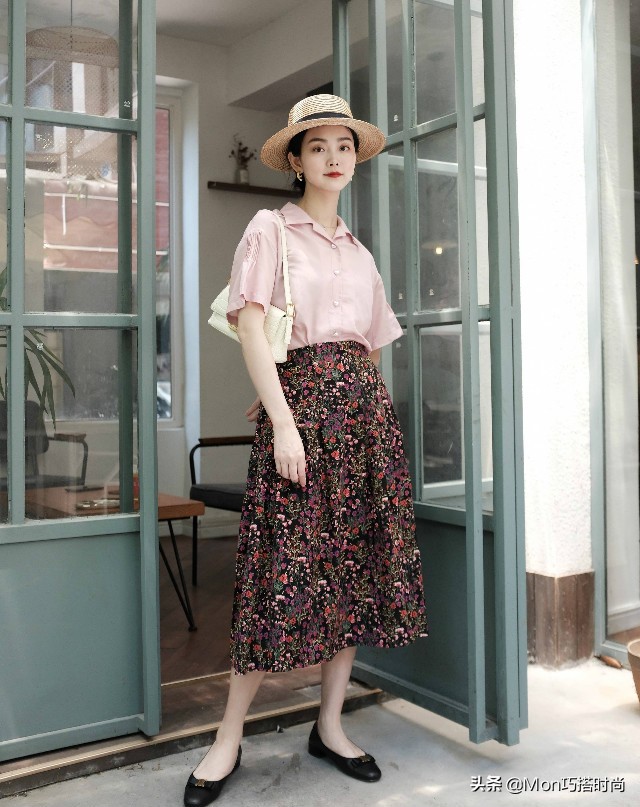 烂大街的“奶奶鞋”，想不到这么时髦，夏天用来搭半身裙，真优雅