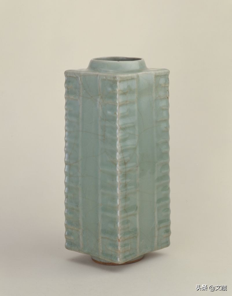 龙泉青瓷哥窑怎么形成,龙泉青瓷属于宋五大窑的哪个