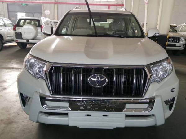 丰田霸道4.0中东版哪个配置最高,中东版霸道4000与国产对比