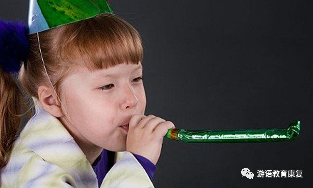 1岁宝宝吹气游戏大全,教宝宝说话这2个小游戏简单有效