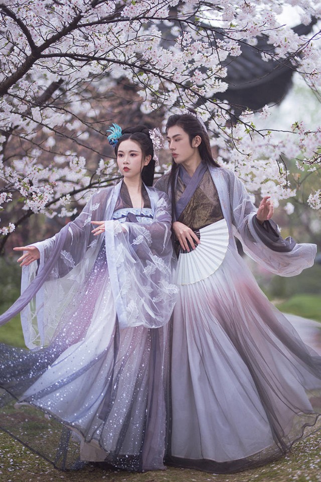 吟风·《词作》九首：冷月苍苍，幽思漫漫，闲步茫然难语