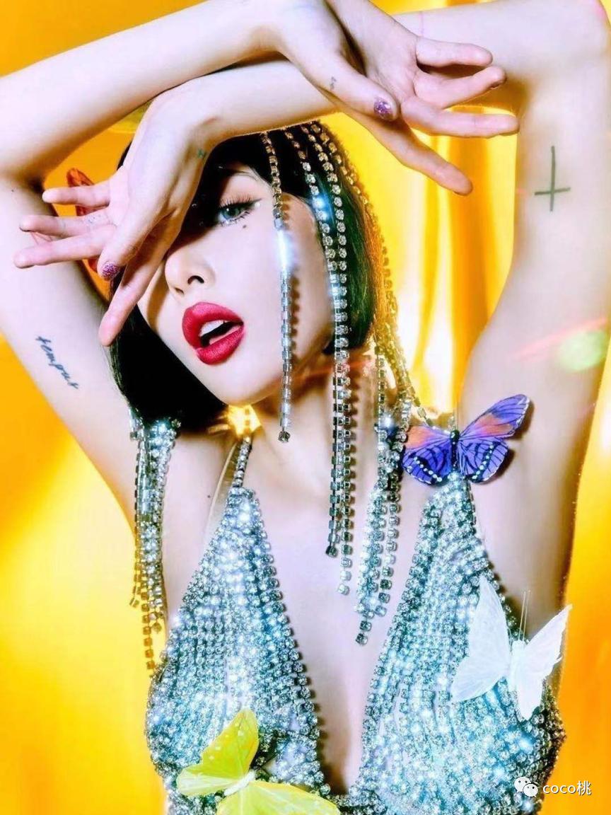 泫雅超高人气,泫雅被称为南韩第一腿精