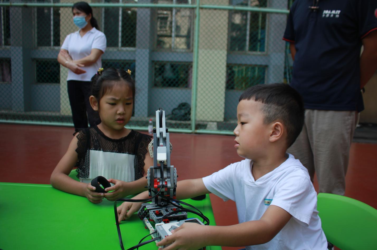 熊仔新机器人,熊仔机器人