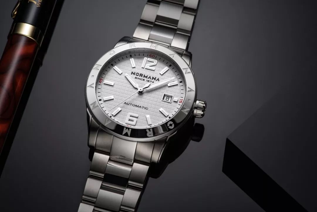 情侣表排行榜前十名万元以内,万元以内的表