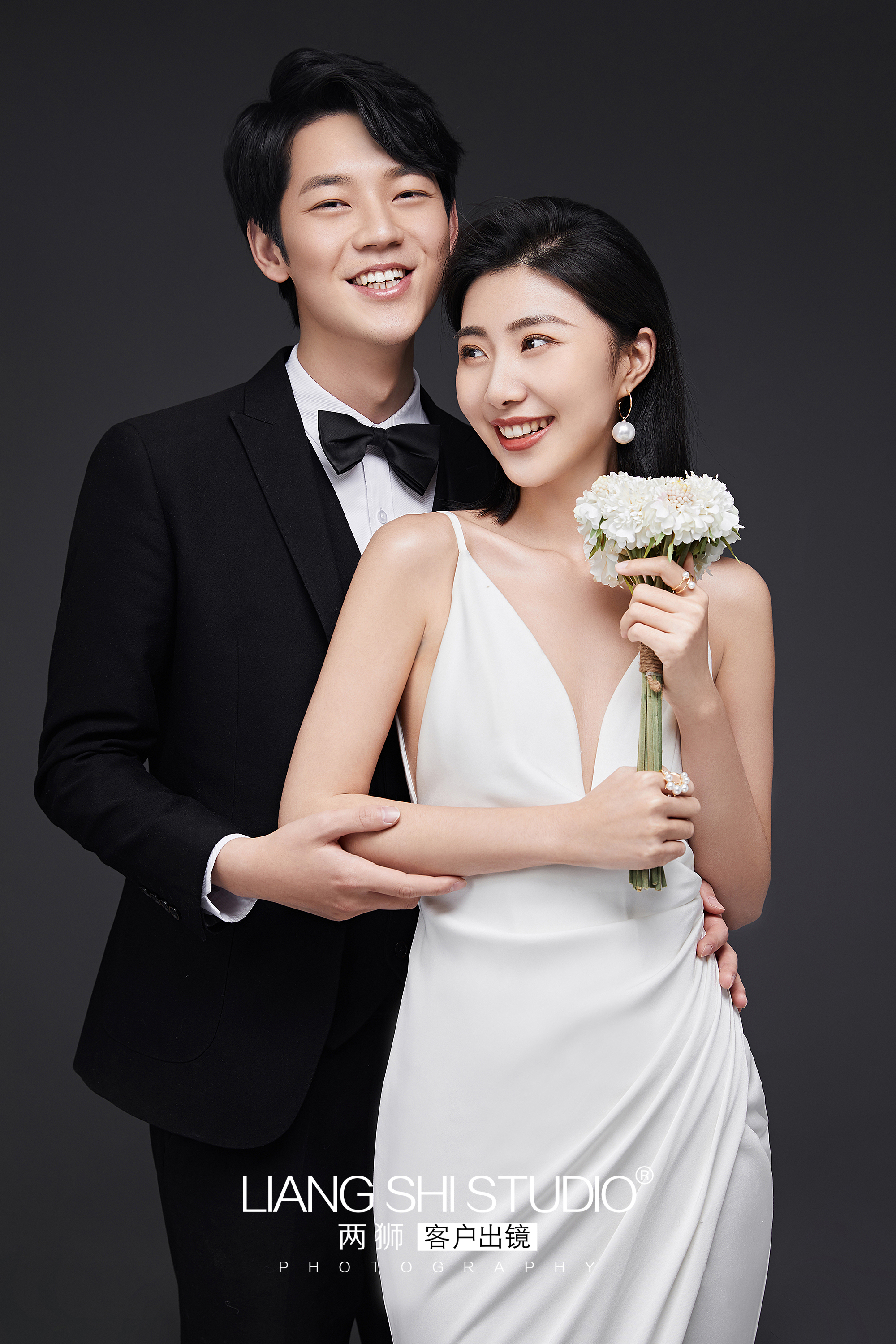 一家四口拍婚纱照风格今年最流行,结婚要拍的四种婚纱照风格