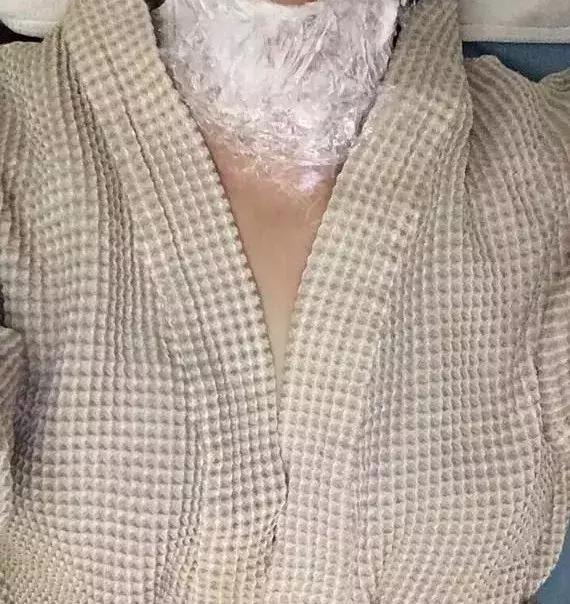 遗传颈纹怎么消除简单方法,消除颈纹最有效的瑜伽动作