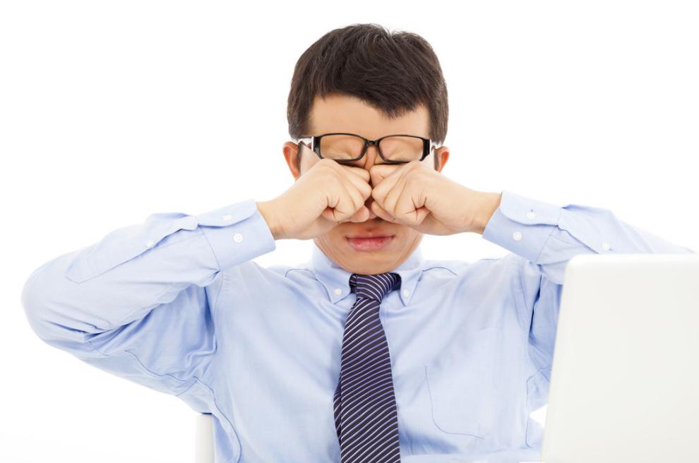 每天8小时对着手机电脑，眼睛涩痛不适？5招帮你轻松缓解