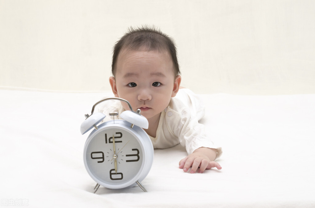 新生儿睡眠少怎么哄睡,新生儿睡眠少怎么办