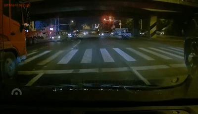 无锡高架侧翻3死2伤是谁负责,无锡高架桥侧翻事故导致3死2伤