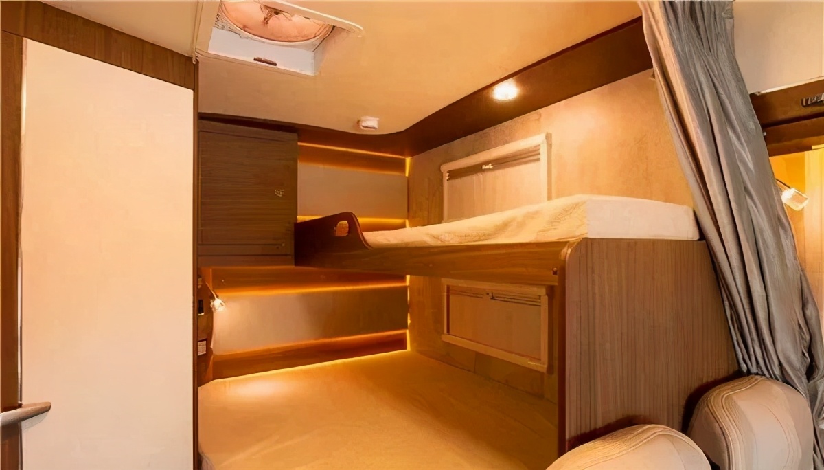 依维柯房车b型房车多少钱,瑞弗依维柯房车价格