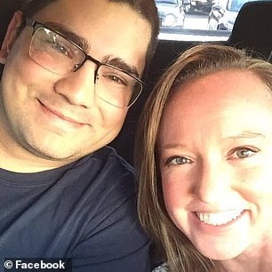 美国女子高高兴兴带娃探亲，却因患遗传病皮肤如鱼鳞被赶下飞机