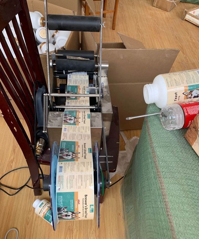 宠物产品毫米级造假，连标点符号大小都考究，怎么才能买到正品？