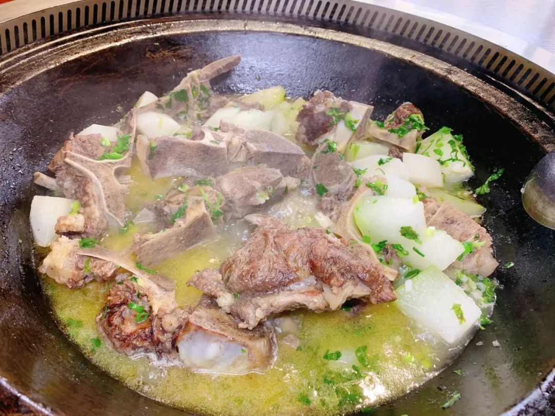 长春老灶台铁锅,长春农村小笨鸡特色饭店