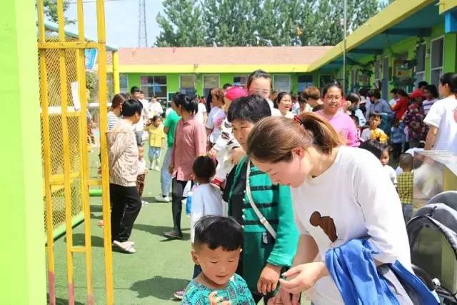 孩子上幼儿园之后怎么和老师沟通,孩子上幼儿园了怎么和老师交流