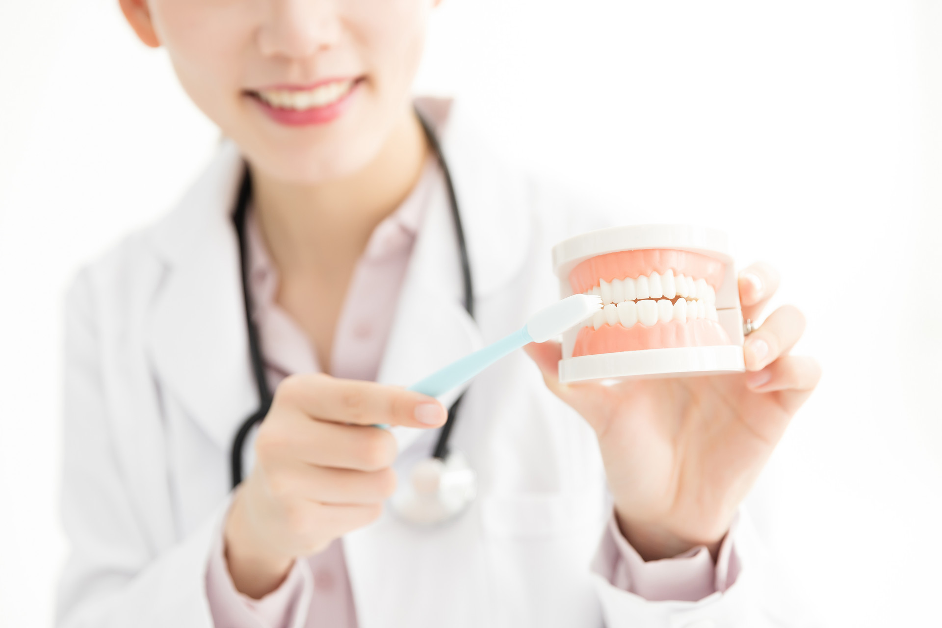 牙齿变白小妙方,牙齿变白小妙招只要一分钟