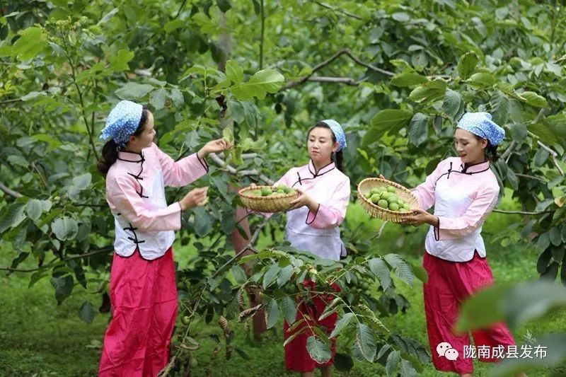 我叫成县，这是我2019年的自拍照~