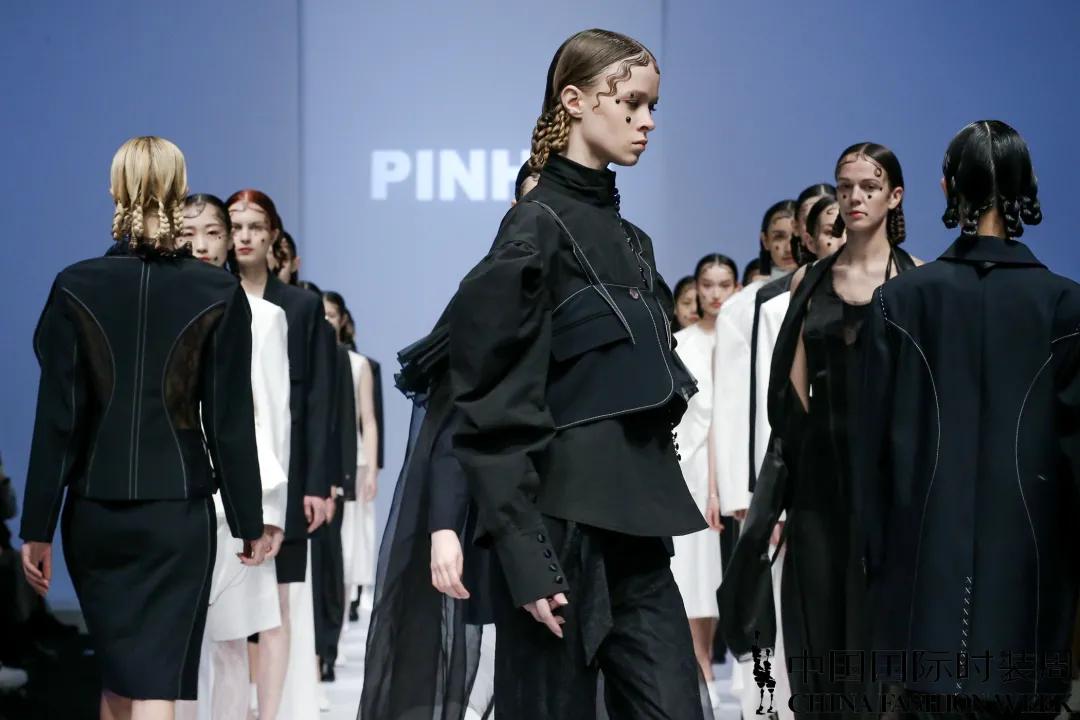 小众设计师秀场,时尚秀场精致的设计