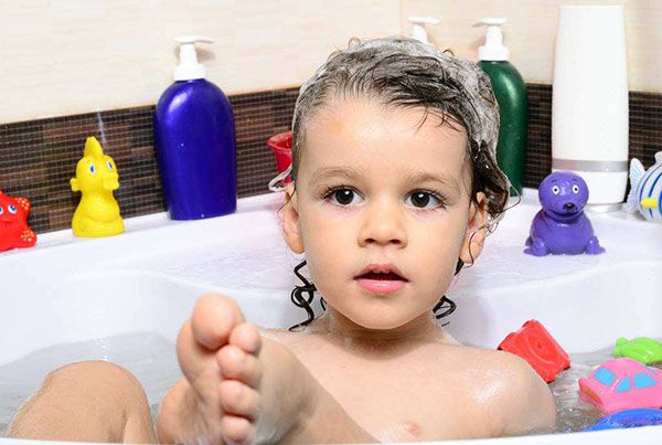 孩子头发稀疏发黄吃什么能改善,宝宝头发枯黄是不是缺锌