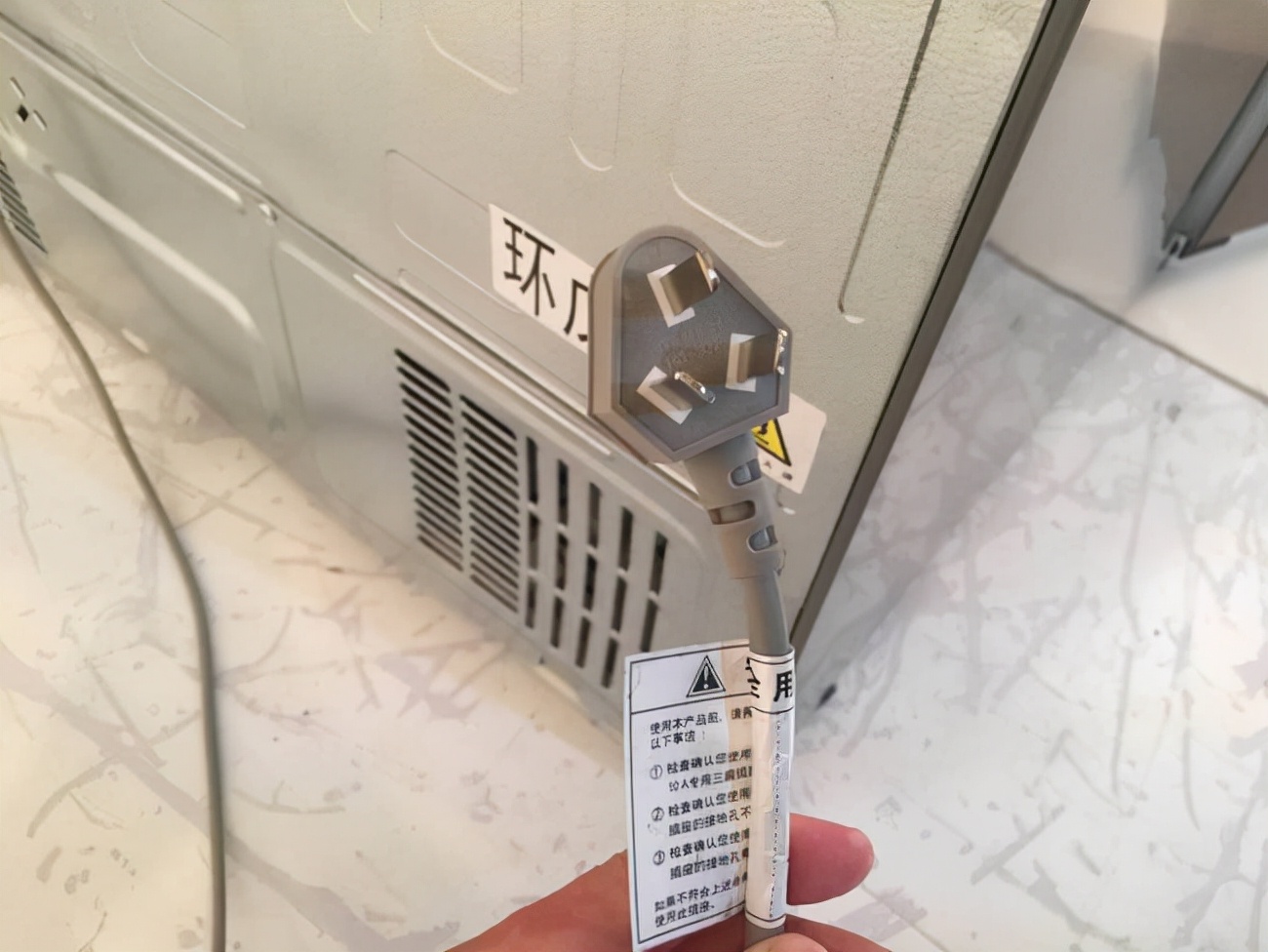 冰箱压缩机爆炸的威力有多大,冰箱压缩机爆炸的威力