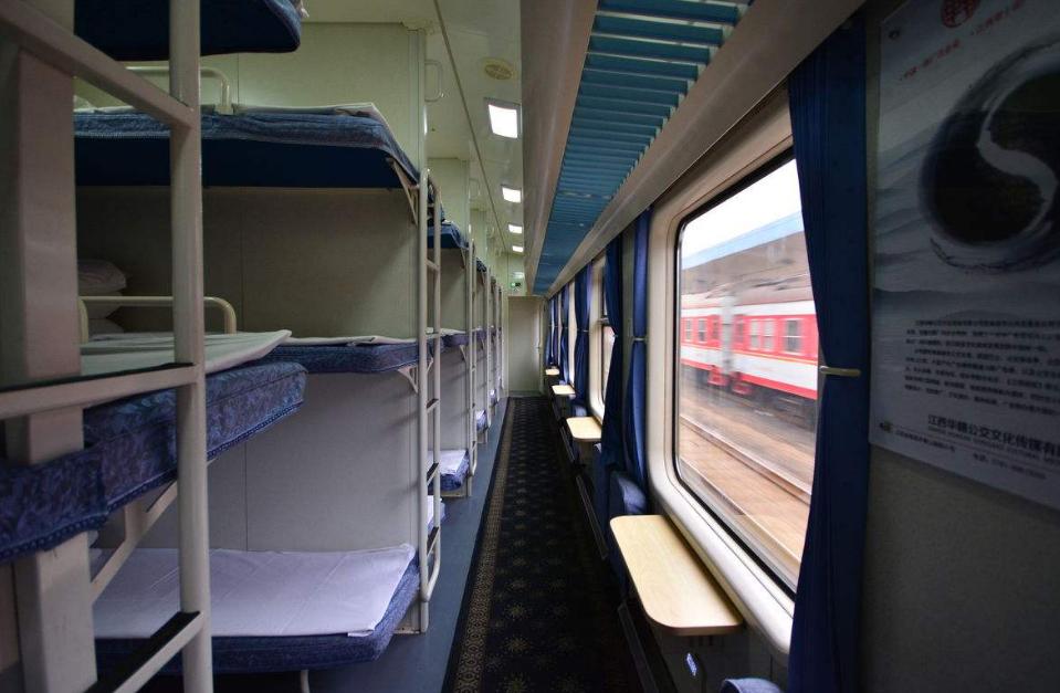 为什么网上票源充足，却只能刷到硬卧上铺呢？原因很简单