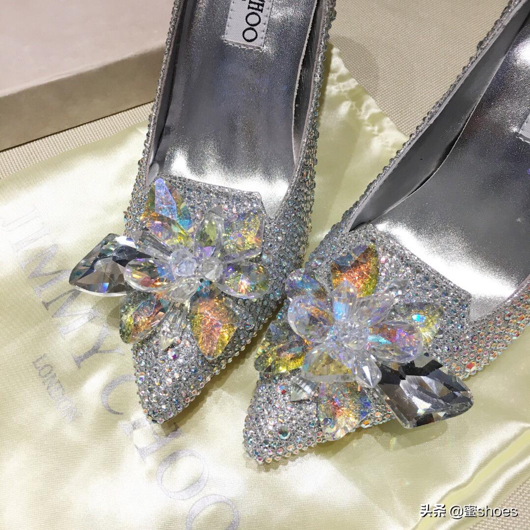高跟鞋品牌jimmychoo,jimmychoo经典珍珠高跟鞋
