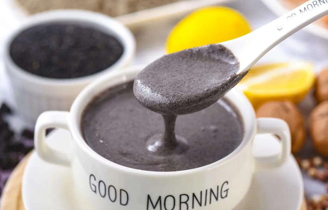 核桃炒黑芝麻能防脱发吗,黑芝麻能固发防脱吗