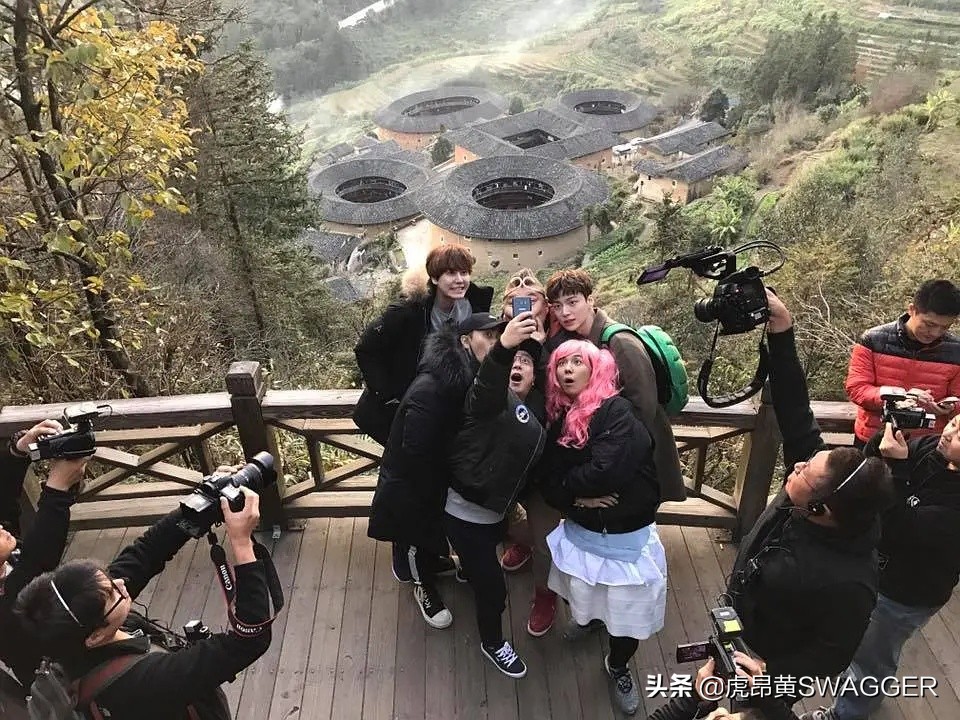 宋旻浩演唱会穿搭,韩国歌手宋旻浩