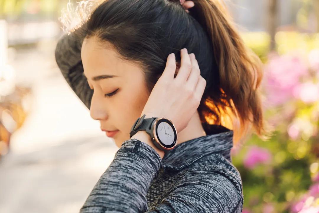 suunto手表哪个系列好,suunto颂拓7智能运动双系统手表
