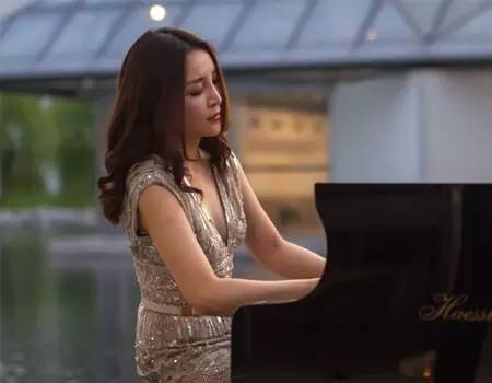 钢琴表演的一些礼仪,钢琴表演应该要想什么