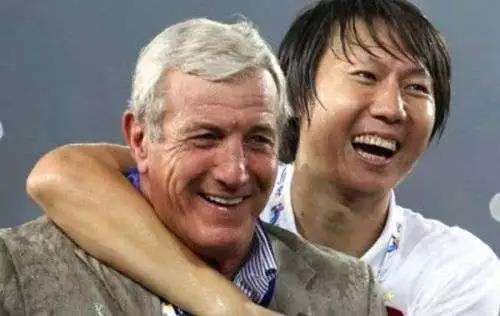 国足集训日李铁视频,国足集训李铁将征召最强阵容